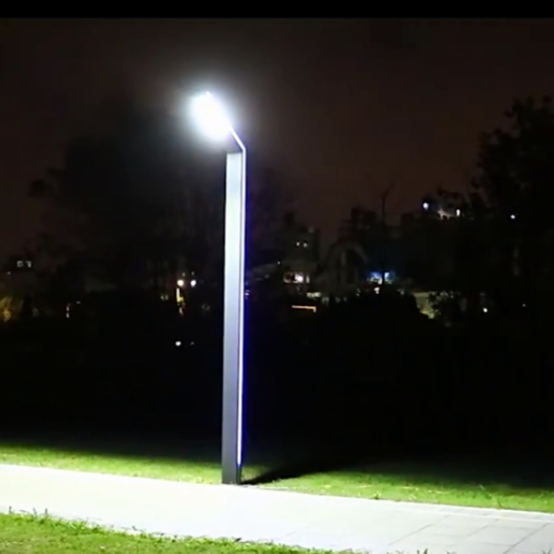 Pilastro da giardino Luce ad e - Power Tools Zones recensione e prezzo